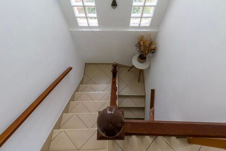 Casa à venda com 260m², 4 quartos e 3 vagasEscada