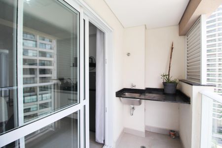 Studio para alugar com 35m², 1 quarto e sem vaga Studio para alugar com 35m², 1 quarto e sem vagaVaranda
