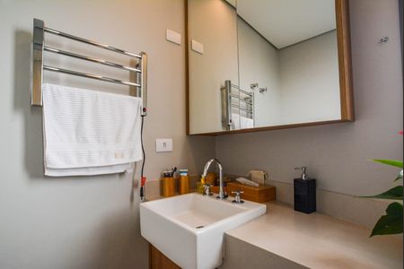 Apartamento à venda com 130m², 3 quartos e 3 vagasBanheiro da Suíte