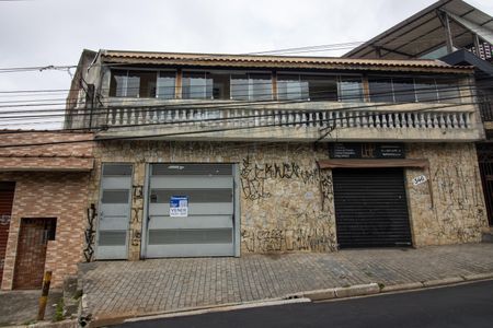 Casa para alugar com 187m², 2 quartos e 4 vagasFachada