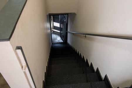 Casa para alugar com 187m², 2 quartos e 4 vagasEscada de acesso