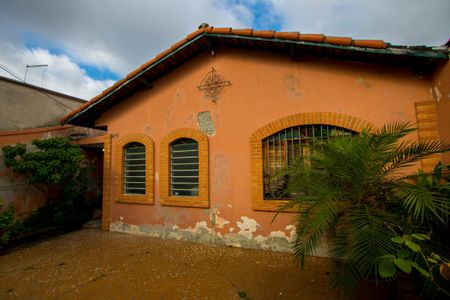 Casa à venda com 426m², 2 quartos e sem vaga Casa à venda com 426m², 2 quartos e sem vagaGaragem