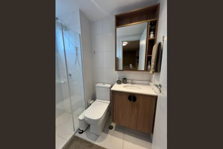 Banheiro de apartamento para alugar com 1 quarto, 25m² em Vila Olímpia, São Paulo