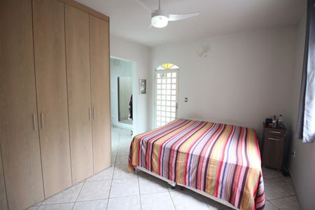 Casa à venda com 314m², 4 quartos e 3 vagasQuarto 2