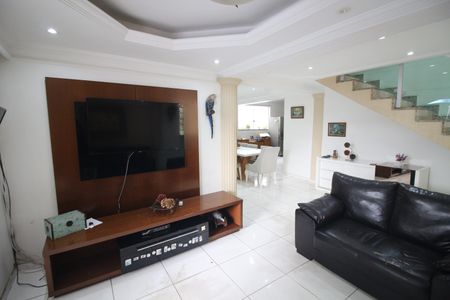 Casa à venda com 314m², 4 quartos e 3 vagasSala