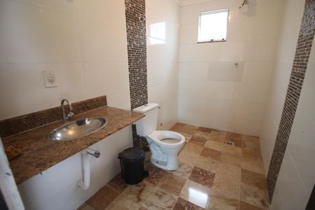 Casa à venda com 314m², 4 quartos e 3 vagasBanheiro 2