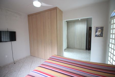Casa à venda com 314m², 4 quartos e 3 vagasQuarto 2