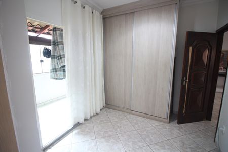 Casa à venda com 314m², 4 quartos e 3 vagasQuarto 2
