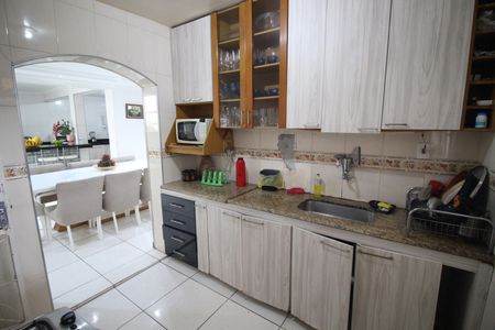 Casa à venda com 314m², 4 quartos e 3 vagasCozinha