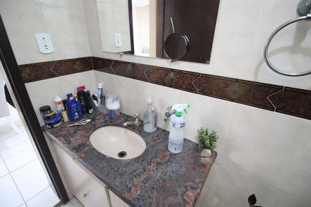 Casa à venda com 314m², 4 quartos e 3 vagasBanheiro 1