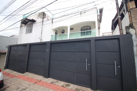 Casa à venda com 314m², 4 quartos e 3 vagasFachada