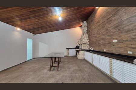 Casa para alugar com 198m², 3 quartos e 6 vagasChurrasqueira 