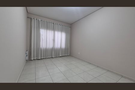 Casa para alugar com 198m², 3 quartos e 6 vagasQuarto de serviço 