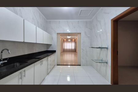 Casa para alugar com 198m², 3 quartos e 6 vagasCozinha 