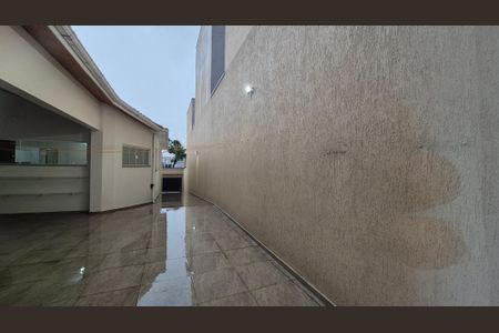 Casa para alugar com 198m², 3 quartos e 6 vagasVista 