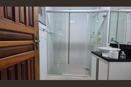 Casa para alugar com 198m², 3 quartos e 6 vagasBanheiro 