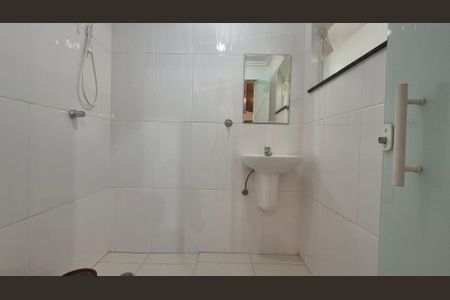 Casa para alugar com 198m², 3 quartos e 6 vagasBanheiro 