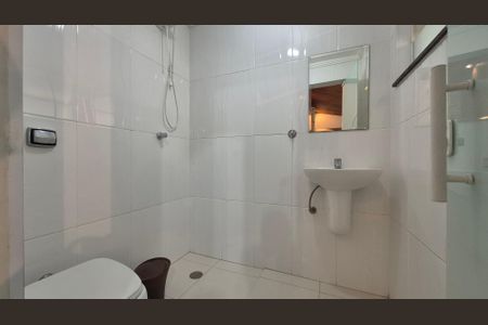 Casa para alugar com 198m², 3 quartos e 6 vagasBanheiro 