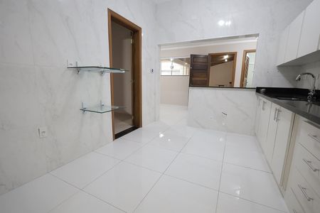 Casa para alugar com 180m², 3 quartos e 6 vagas Casa para alugar com 180m², 3 quartos e 6 vagasCozinha