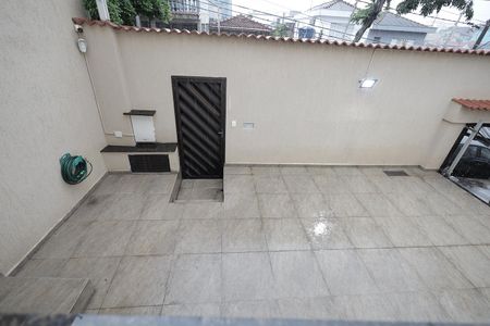 Casa para alugar com 180m², 3 quartos e 6 vagas Casa para alugar com 180m², 3 quartos e 6 vagasQuintal