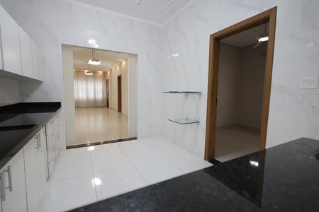 Casa para alugar com 180m², 3 quartos e 6 vagas Casa para alugar com 180m², 3 quartos e 6 vagasCozinha