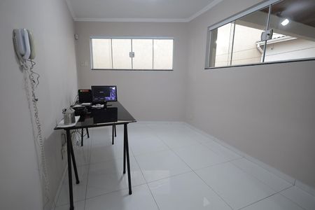 Casa para alugar com 180m², 3 quartos e 6 vagas Casa para alugar com 180m², 3 quartos e 6 vagasSala de Jantar