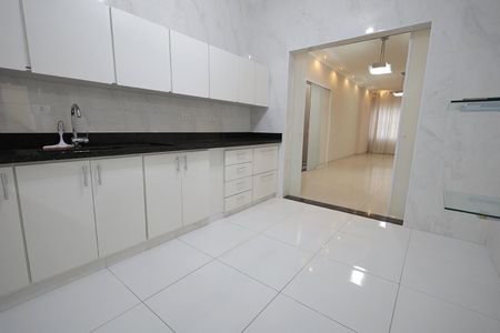 Casa para alugar com 180m², 3 quartos e 6 vagas Casa para alugar com 180m², 3 quartos e 6 vagasCozinha