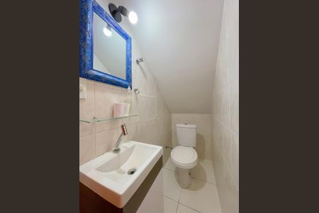Lavabo de casa de condomínio para alugar com 2 quartos, 89m² em Santo Antônio, Osasco