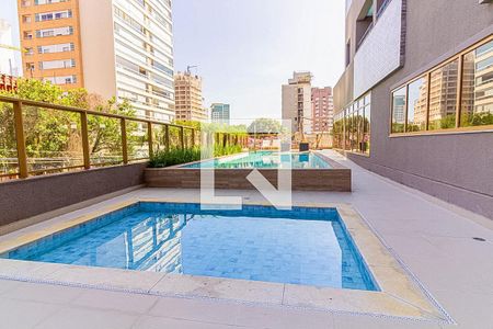 Apartamento à venda com 29m², 1 quarto e sem vaga Apartamento à venda com 29m², 1 quarto e sem vagaÁrea comum - Piscina
