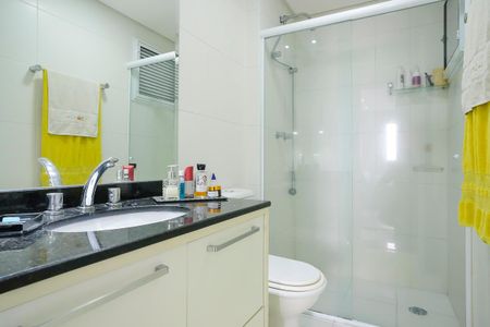 Apartamento à venda com 92m², 3 quartos e 2 vagasBanheiro social