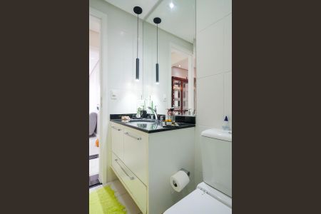 Apartamento à venda com 92m², 3 quartos e 2 vagasBanheiro social