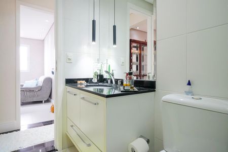 Apartamento à venda com 92m², 2 quartos e 2 vagasBanheiro social