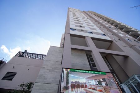 Apartamento para alugar com 49m², 2 quartos e 1 vaga Apartamento para alugar com 49m², 2 quartos e 1 vagaFachada