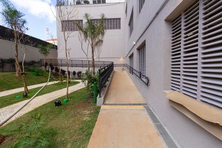 Apartamento para alugar com 49m², 2 quartos e 1 vaga Apartamento para alugar com 49m², 2 quartos e 1 vagaÁrea comum - Rampa de Acesso