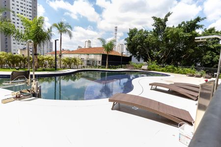 Apartamento para alugar com 49m², 2 quartos e 1 vaga Apartamento para alugar com 49m², 2 quartos e 1 vagaÁrea comum - Piscina