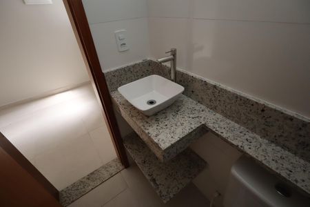 Banheiro de apartamento para alugar com 1 quarto, 25m² em Vila Curuçá, Santo André