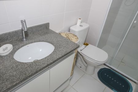 Banheiro de apartamento para alugar com 1 quarto, 33m² em Barra Funda, São Paulo