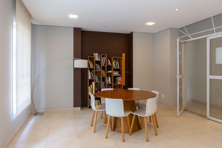 Apartamento para alugar com 33m², 1 quarto e sem vaga Apartamento para alugar com 33m², 1 quarto e sem vagaÁrea comum - Salão de festas