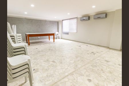 Apartamento à venda com 80m², 2 quartos e 1 vaga Apartamento à venda com 80m², 2 quartos e 1 vagaÁrea comum - Salão de festas