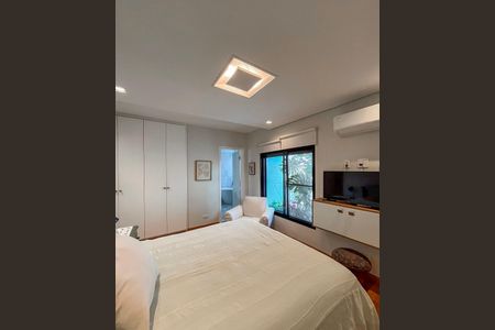 Apartamento à venda com 236m², 3 quartos e 3 vagasSuíte 1