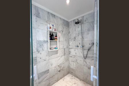 Apartamento à venda com 236m², 3 quartos e 3 vagasBanheiro da Suíte 1