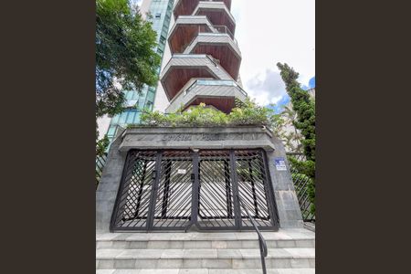 Apartamento à venda com 236m², 3 quartos e 3 vagasFachada