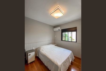 Apartamento à venda com 236m², 3 quartos e 3 vagasSuíte 2