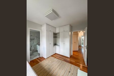 Apartamento à venda com 236m², 3 quartos e 3 vagasSuite 3