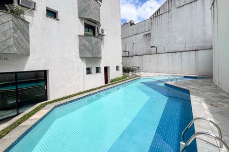 Apartamento à venda com 236m², 3 quartos e 3 vagasPiscina
