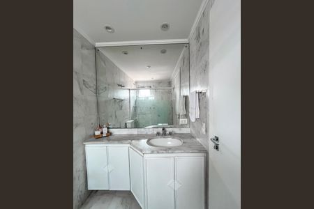 Apartamento à venda com 236m², 3 quartos e 3 vagasBanheiro da Suite 3