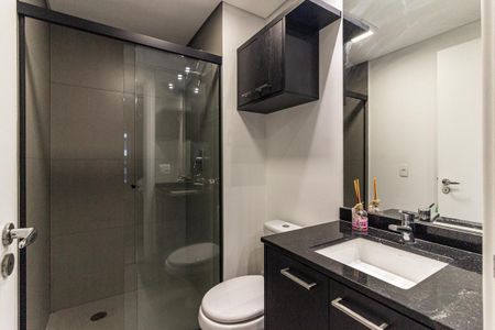 Banheiro de kitnet/studio para alugar com 1 quarto, 31m² em República, São Paulo