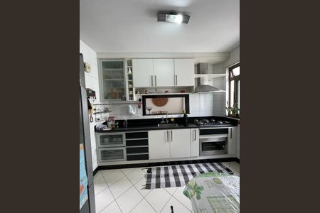 Casa à venda com 200m², 5 quartos e 3 vagas