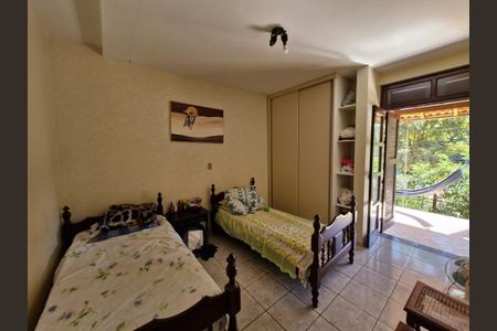 Casa à venda com 4 quartos, 1000m² em Indaiá, Belo Horizonte