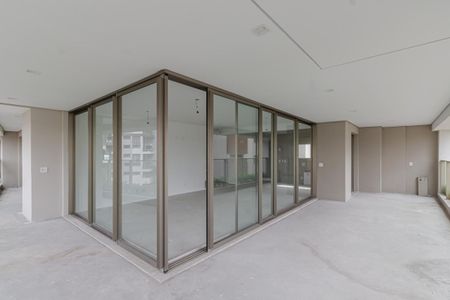 Apartamento à venda com 217m², 3 quartos e 3 vagasSacada